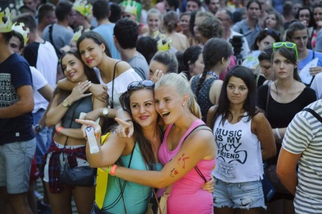 Este kihirdetik az idei felsőoktatási ponthatárokat