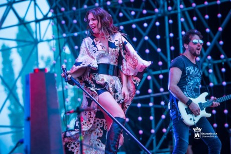 Harmadik napja zakatol a FEZEN - fellépett Ruzsa Magdi, Ákos és a Csík zenekar is