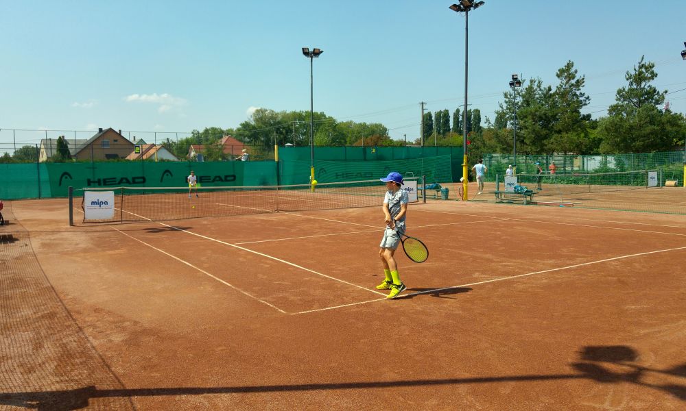 Ismét rangos utánpótlás tornát rendezett a Kiskút Tenisz Klub