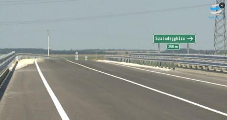 Átadták a forgalomnak a 62-esen a szabadegyházai elkerülőt