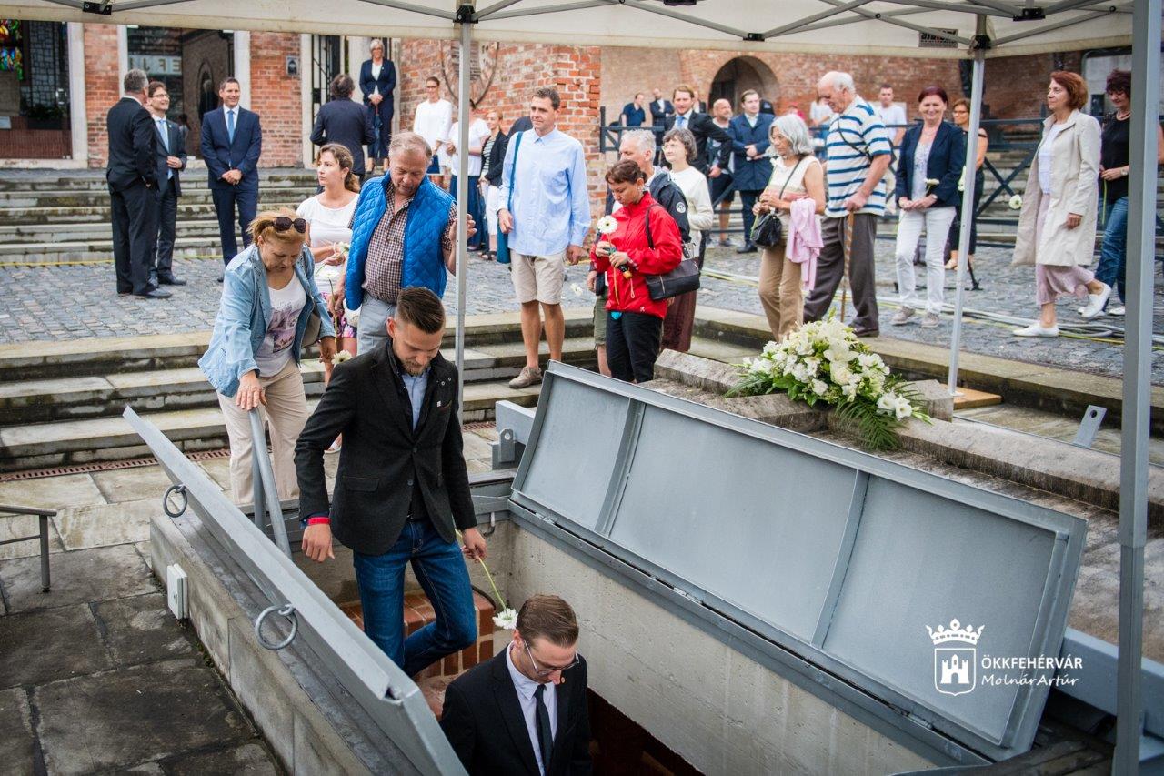 Augusztus 20-ig látogatható a királyok csontkamrája a Nemzeti Emlékhelyen