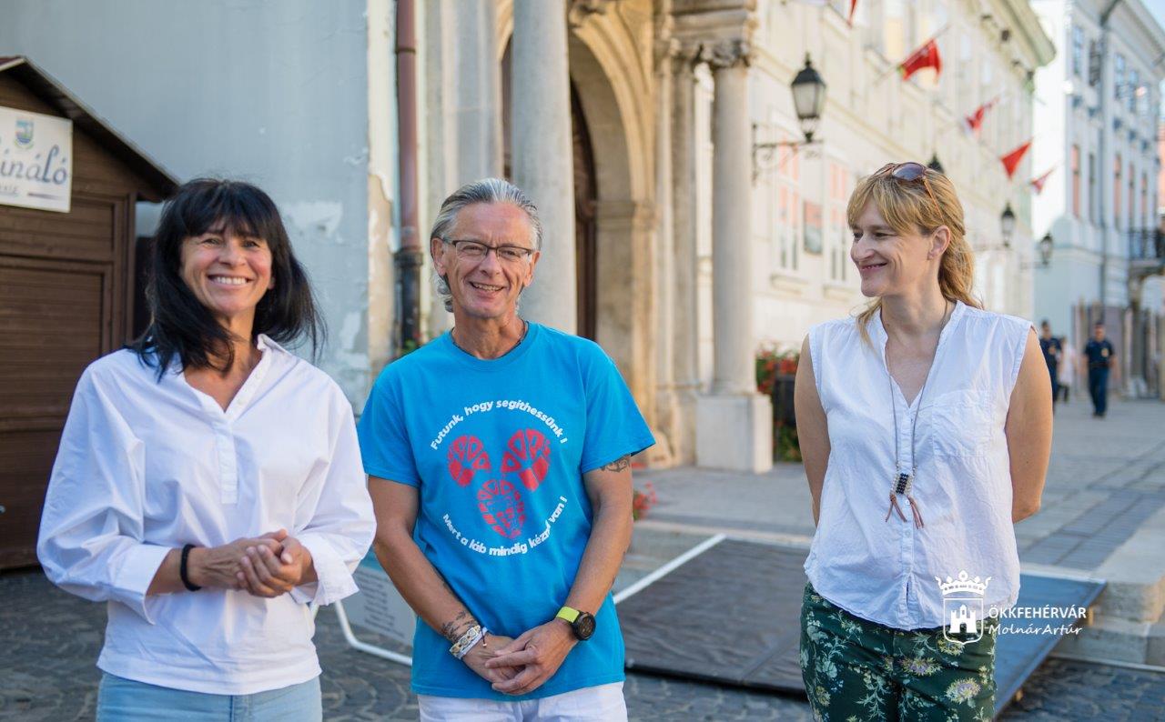 A Heti Betevőnek gyűjt adományokat Lajkó Csaba ultrafutó és csapata