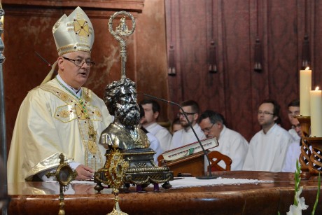 A Városháza Dísztermében is élőben nézhetik a Fogadalmi misét