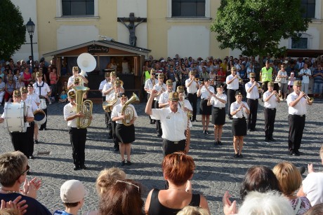 Nézze meg milyen programok lesznek csütörtökön a Királyi Napokon