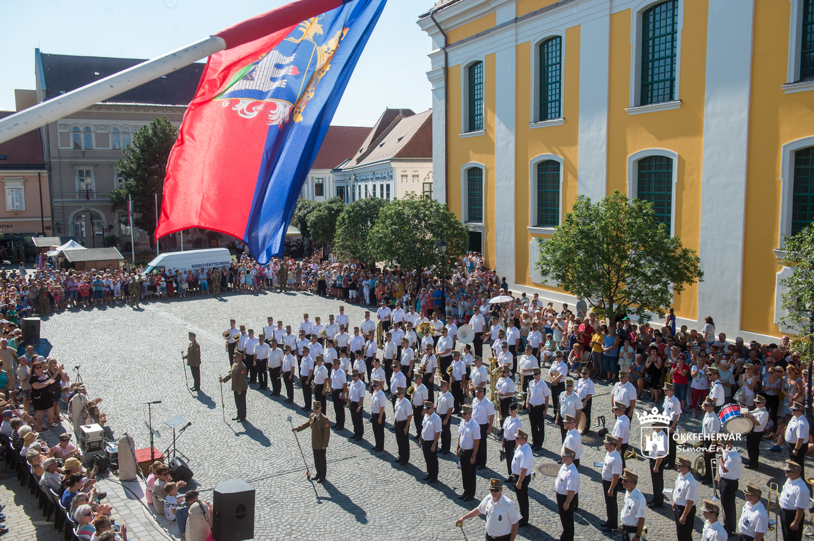 Trombitaszó és dobpergés - újra katonazene töltötte meg a várost