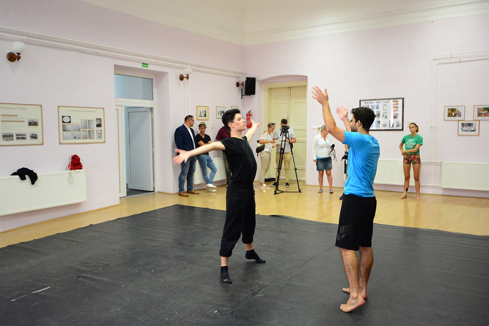 Mentorokkal készülnek az elődöntőre a Fehérvár Táncosa versenyzői