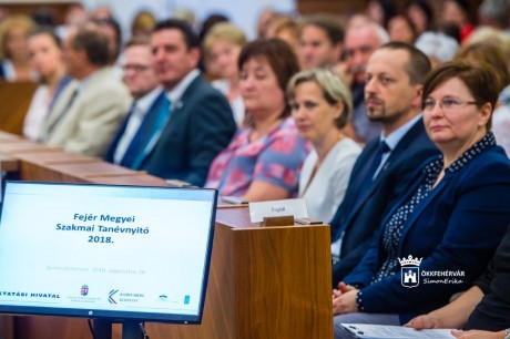 Tanévnyitó pedagógusoknak - szakmai nap a Városházán