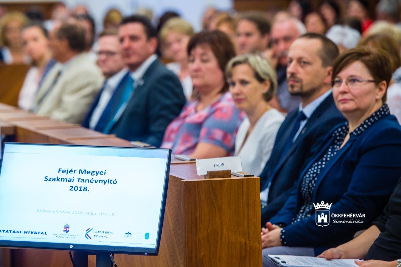 Tanévnyitó pedagógusoknak - szakmai nap a Városházán