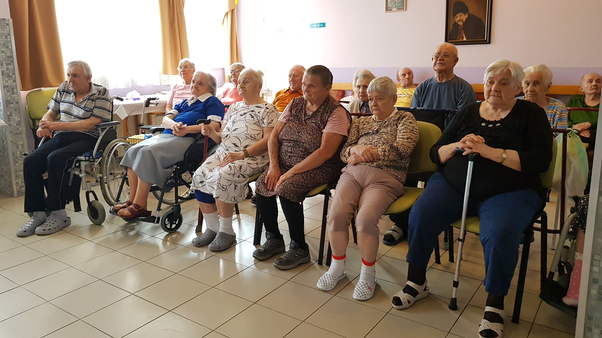 Szép történetek az idősek otthonában a Jótékonyság Világnapján