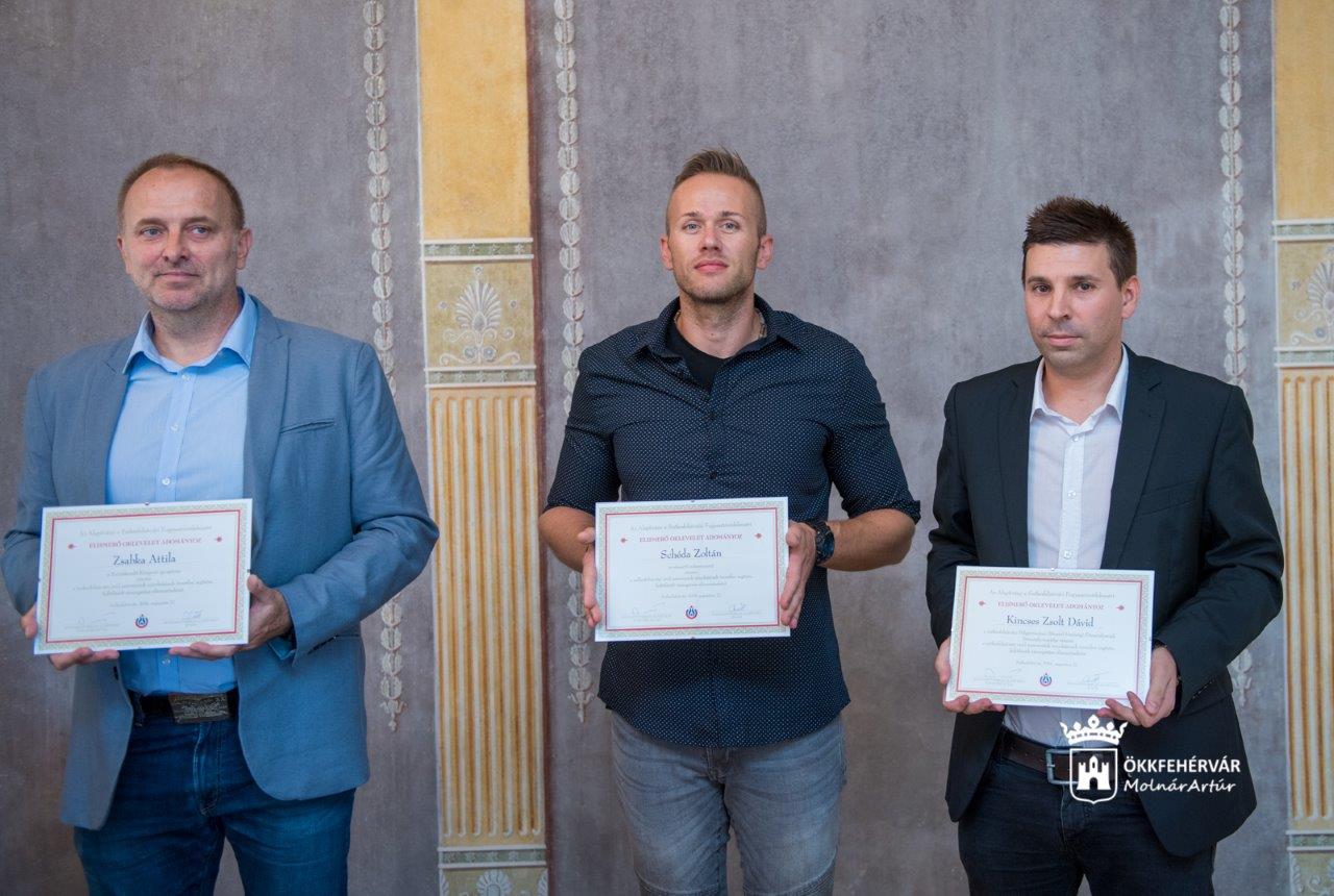 Közszolgáltatásban dolgozók munkáját ismerték el