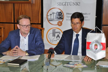 „Panasza van? Segítünk!” - újabb két kiadvány segíti a fogyasztók tájékozódását