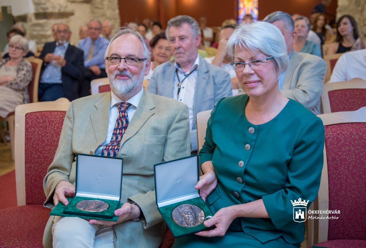 Dr. Szilágyi Anna és Dr. Altorjay András vehették át az idei Romhányi-díjakat