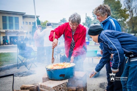 Az időjárás sem ronthatta el a vigasságot a XI. Maroshegyi Böndörödőn