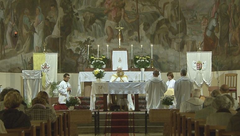 A Szent Kristóf templomban ünneplik az Eucharisztiát a város egyházközségei