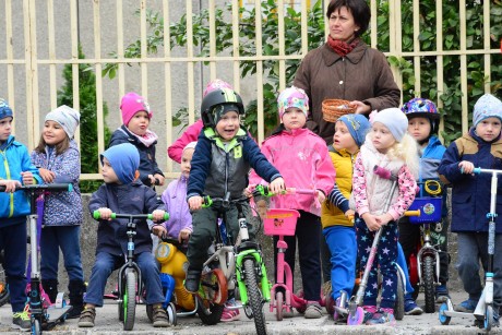 Ovisok vették birtokba a felújított parkolót a Vízivárosban