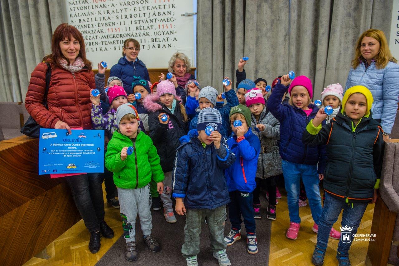A kossuthos diákok a legmobilisabbak - az Autómentes nap résztvevőit köszöntötték
