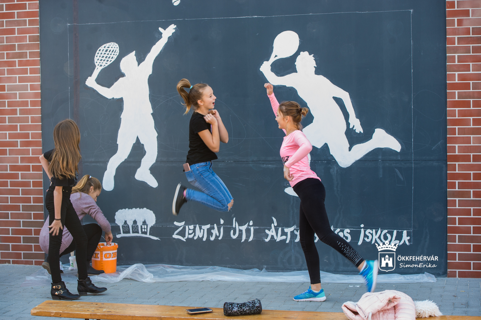 Székesfehérvár, a sportok városa - falfestőverseny volt a Széna téri iskolában