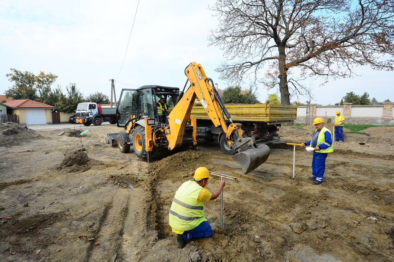 Parkoló- és járdaépítés a Felsővárosban, az Óvoda utcában
