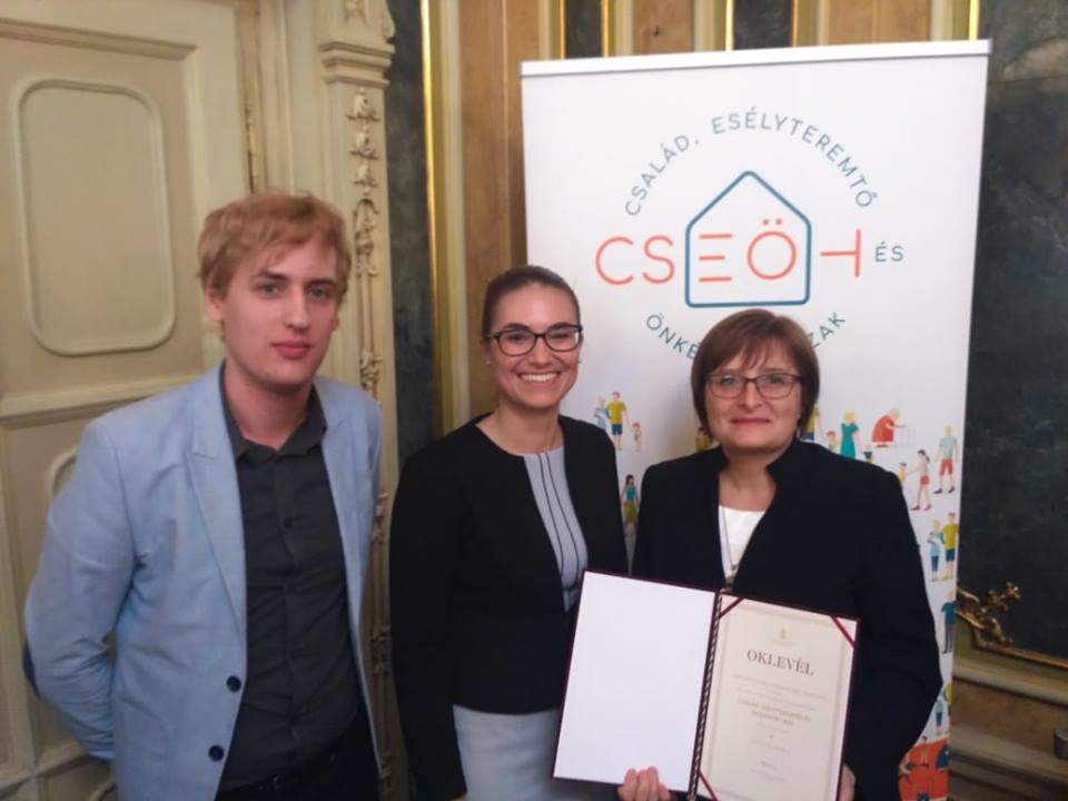 Címbirtokosi oklevelet vehetett át a Más Fogyatékosokért Alapítvány