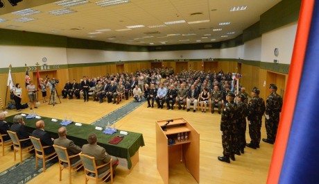 Átalakítják a Magyar Honvédséget, Fehérváron lesz a központ