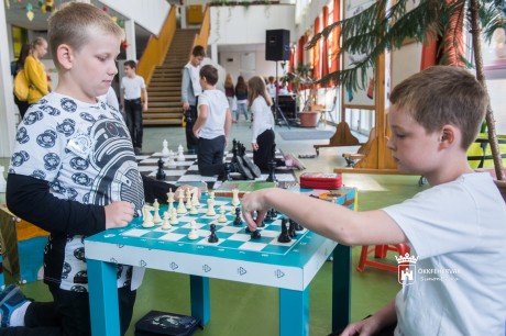 Sakkszombat - a Hétvezér is csatlakozott a Világsakkfesztiválhoz