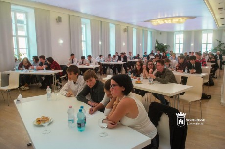 Középiskolások vetélkedtek Fehérváron a Magyar Honvédség 170 éves évfordulója jegyében