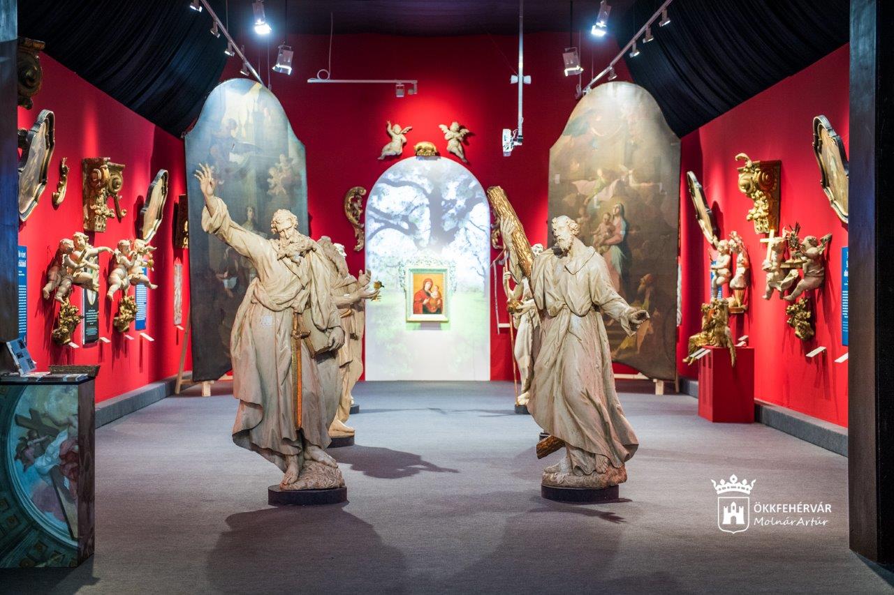 Október 23-ig látogatható a Barokk mennyország kiállítás a bazilika kincseiből