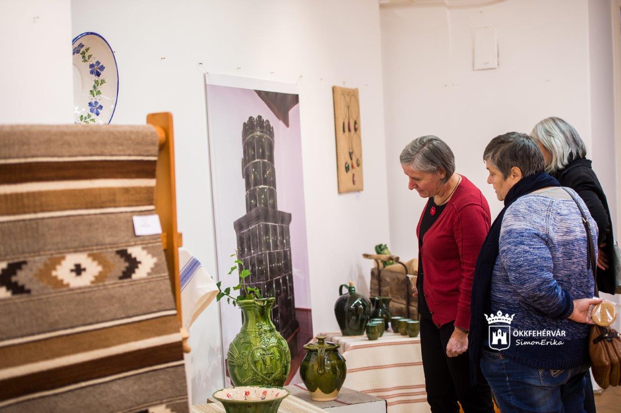 Ha Rác utca, akkor kézművesség – kiállítással ünnepelnek a fehérvári kézművesek