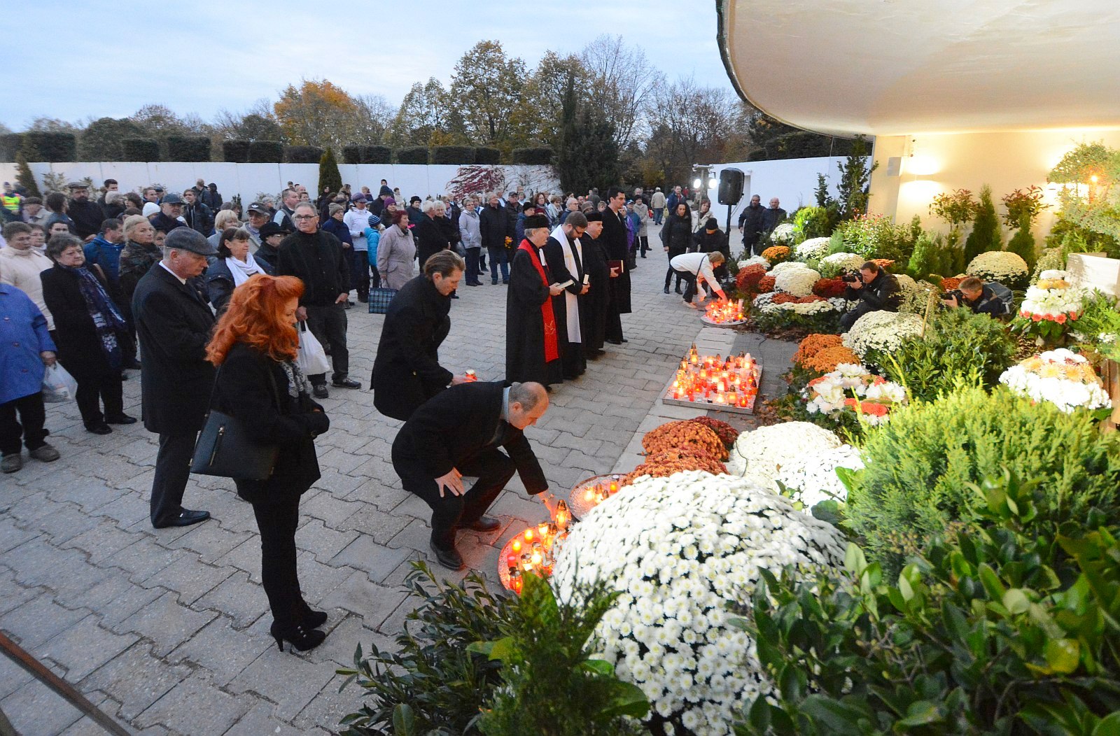 Ökumenikus megemlékezés a Béla úti temetőben Mindenszentek napján