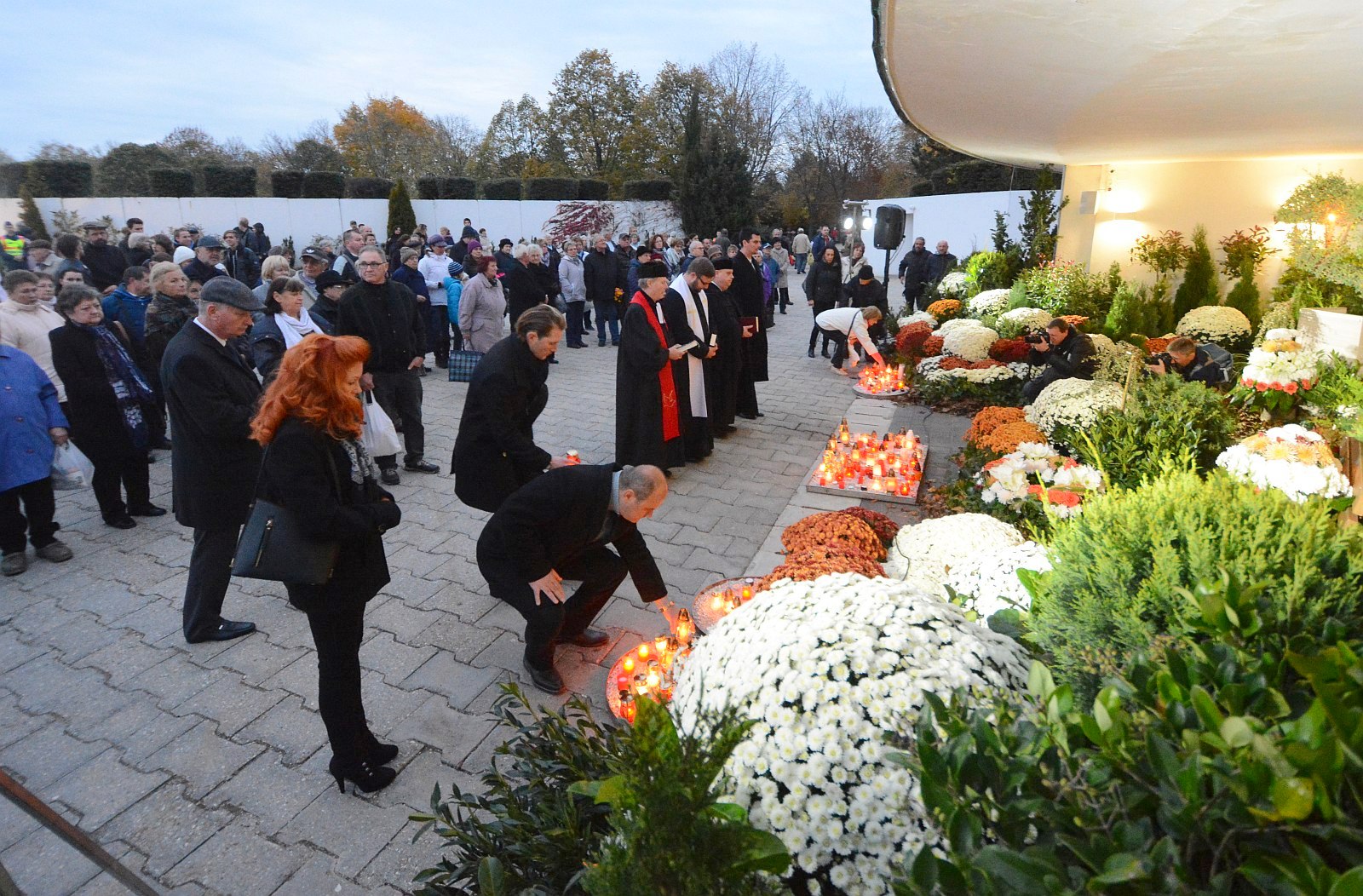 Ökumenikus megemlékezés a Béla úti temetőben Mindenszentek napján