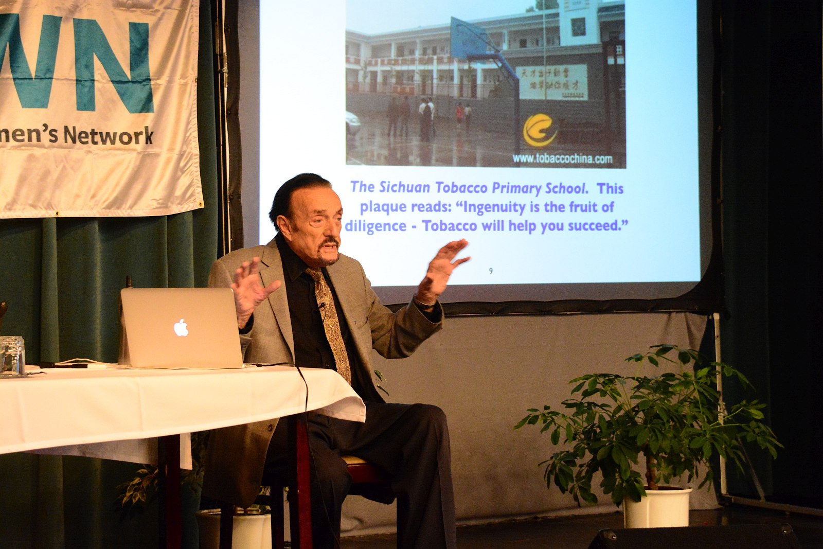 A gonoszságtól a hétköznapi hősökig - Zimbardo professzor előadása Fehérváron