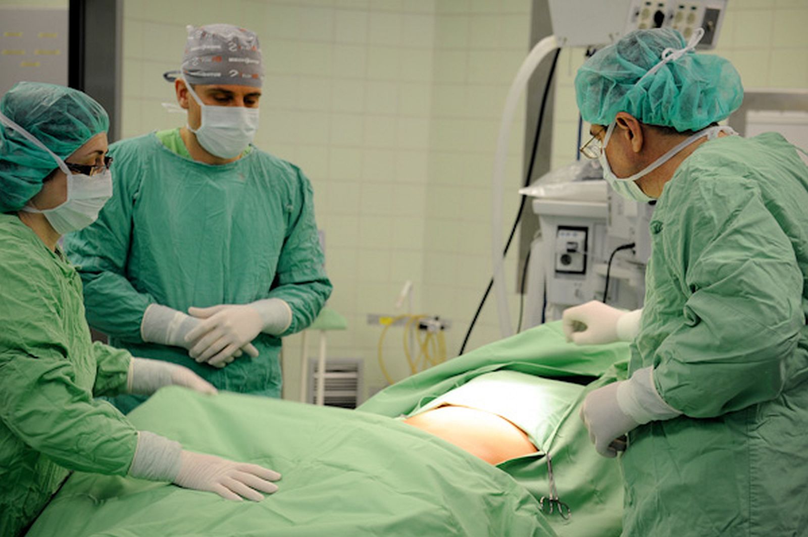 Egynapos sebészeti részlegeket alakítanak ki országszerte - Fehérváron mutatták be a programot