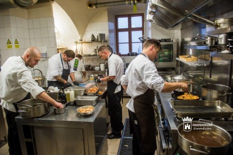 A 67 étteremben főzött a Magyar Nemzeti Cukrász- és Szakácsválogatott