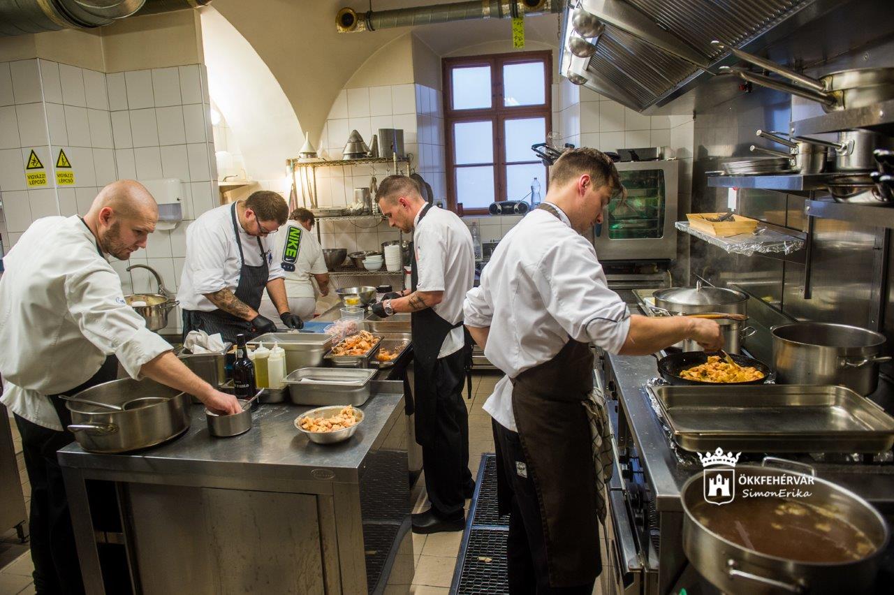 A 67 étteremben főzött a Magyar Nemzeti Cukrász- és Szakácsválogatott