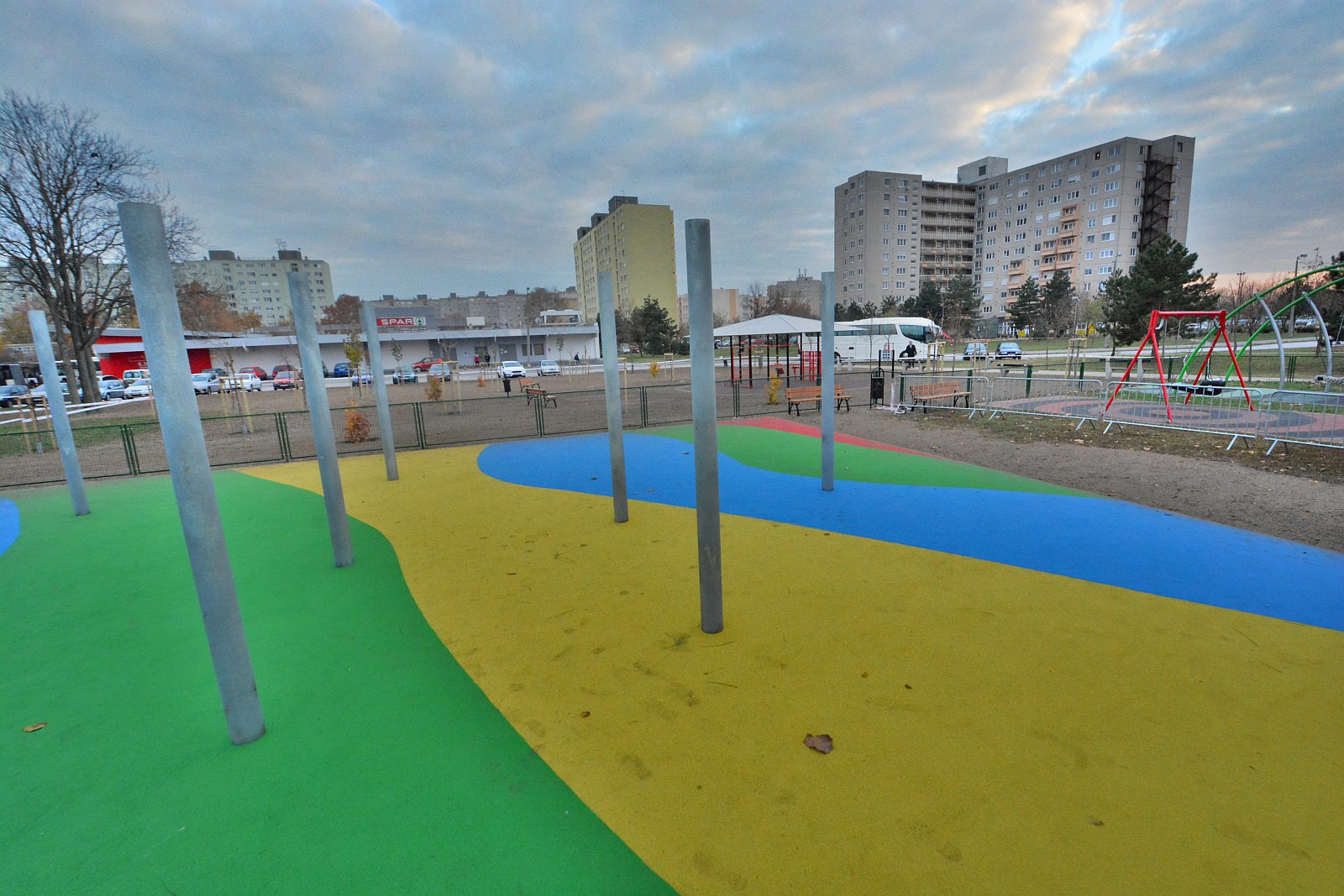 Új játszópark és műfüves focipálya is épül a Palotavárosban