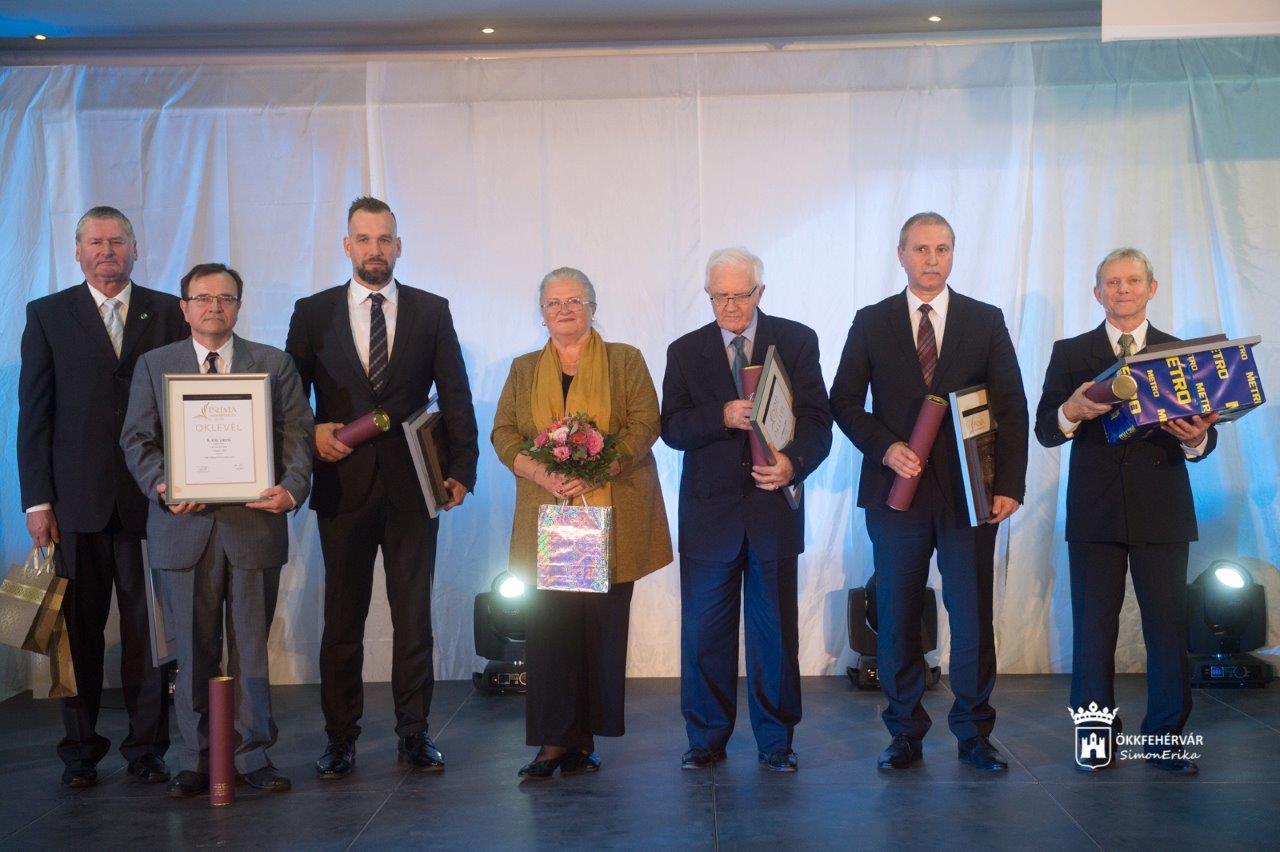 Tizenharmadszor adták át a megyei Príma-díjakat - orvos, zenész és újságíró a fődíjas