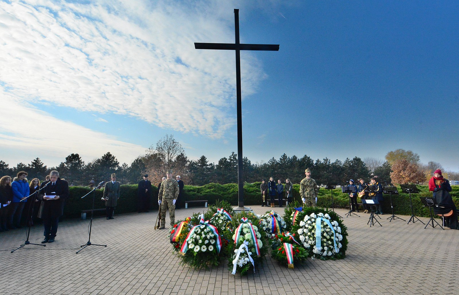 A Szentlélek katonatemetőben emlékeztek a hősökre a Német Nemzeti Gyásznapon