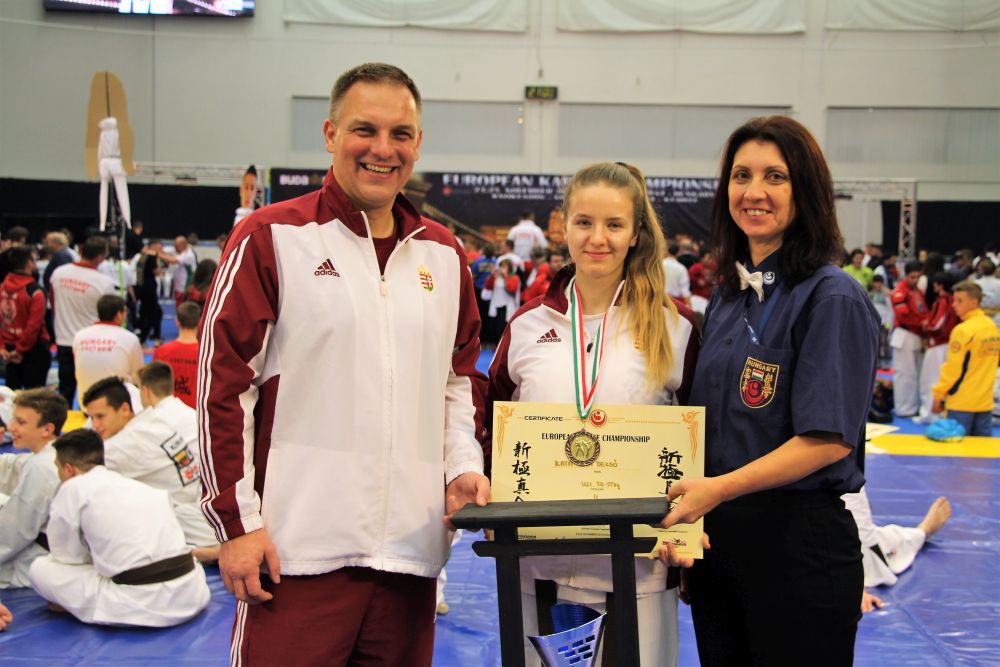 A Fehérvár Karate Akadémia sportolója, Dezső Kata Európa-bajnoki ezüstérmes lett