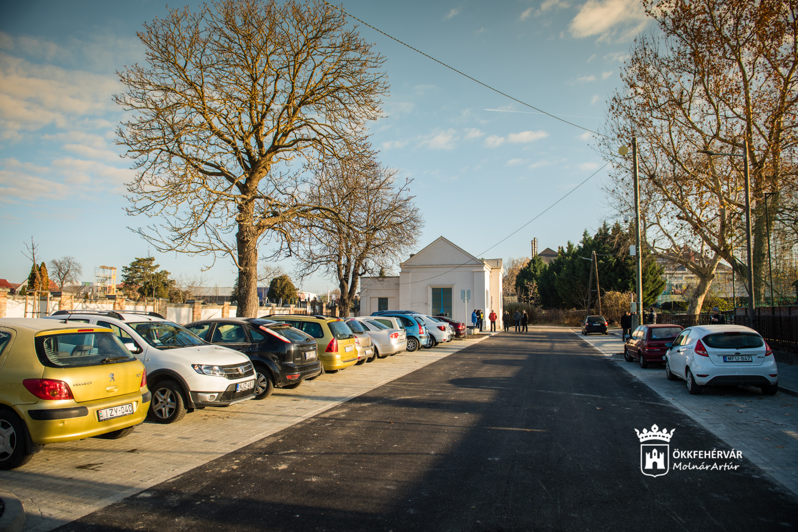 27 új parkolót alakítottak ki az Óvoda utcában - az út és a járda is megújult