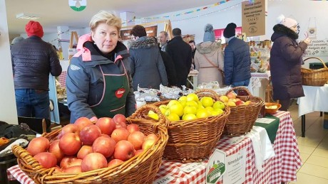 A Jancsárkertbe érkezett az almakampány - az őszi alma fogyasztására ösztönöznek
