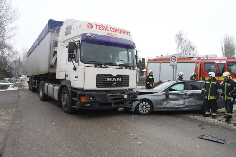 Újabb baleset a stoptáblánál a Kertalja - Tompa Mihály kereszteződésben