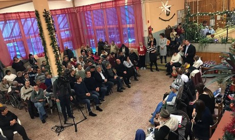 Fogyatékkal élőket ajándékoztak meg a székesfehérvári jégkorongozók