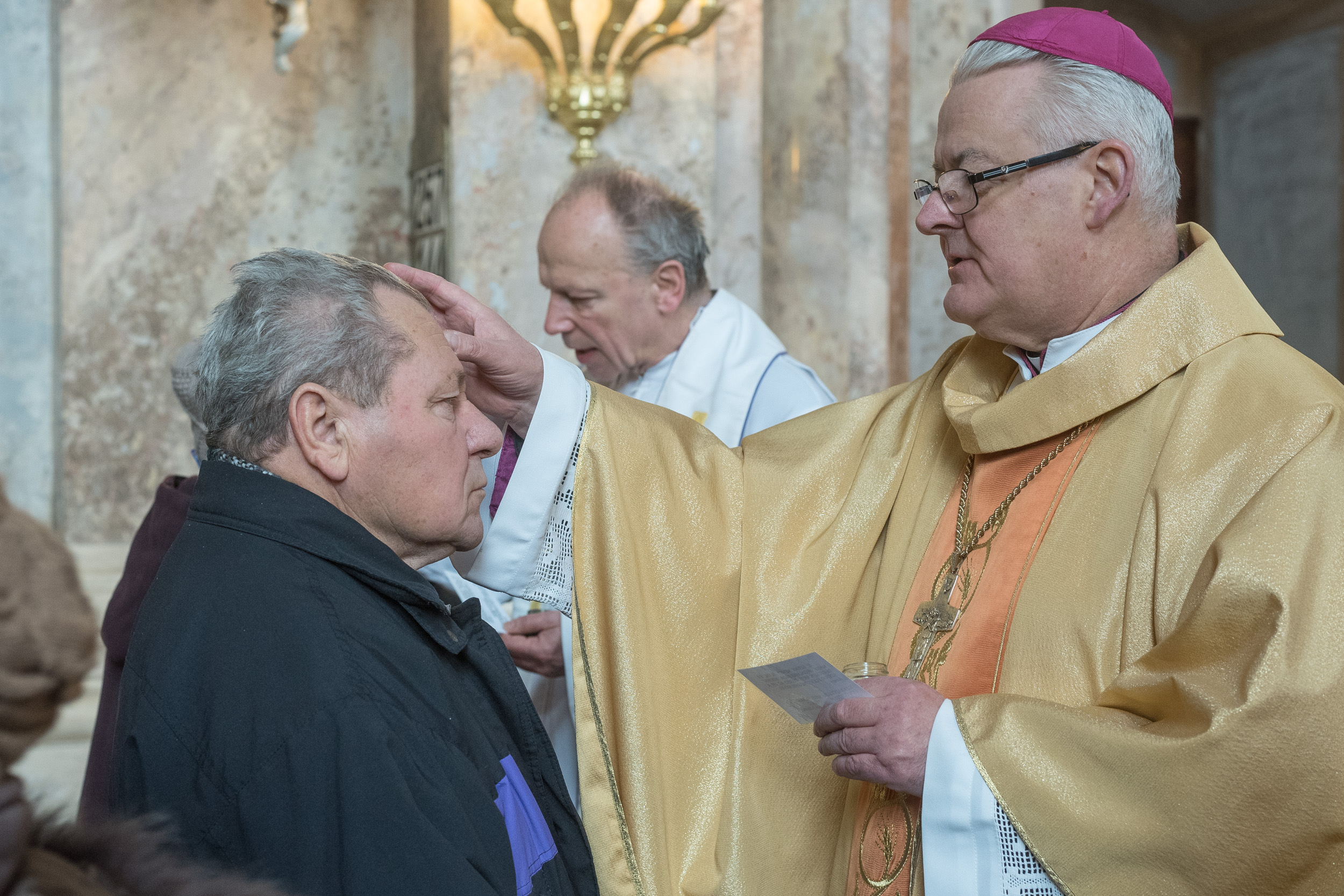 Püspöki mise lesz hétfőn a Szent Imre templomban, a Betegek Világnapján