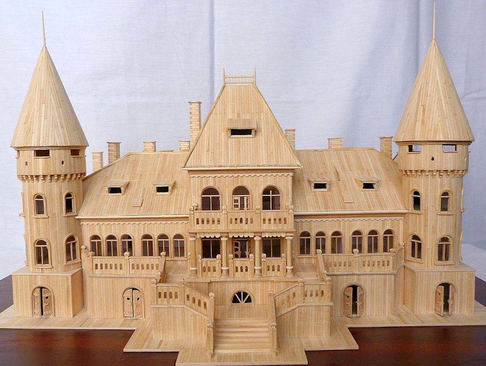 Gyufaszálakból épült újjá a kisfaludi Simay-Holczer kastély