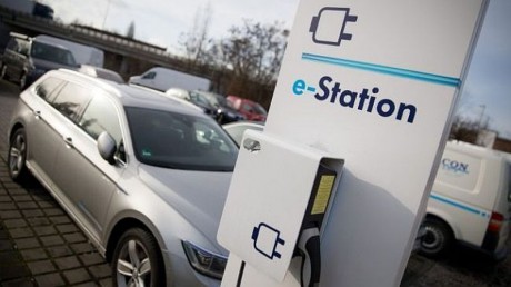 A fehérvári Decathlon parkolójában is lesznek elektromos töltők