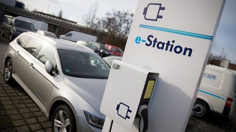 A fehérvári Decathlon parkolójában is lesznek elektromos töltők