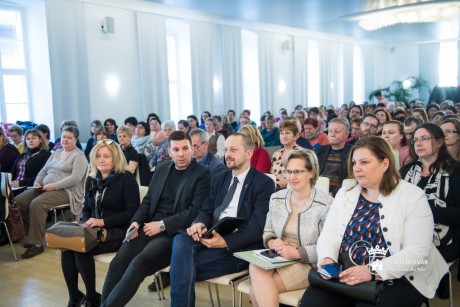 Évértékelés a Székesfehérvári Család- és Gyermekjóléti Központ tanácskozásán