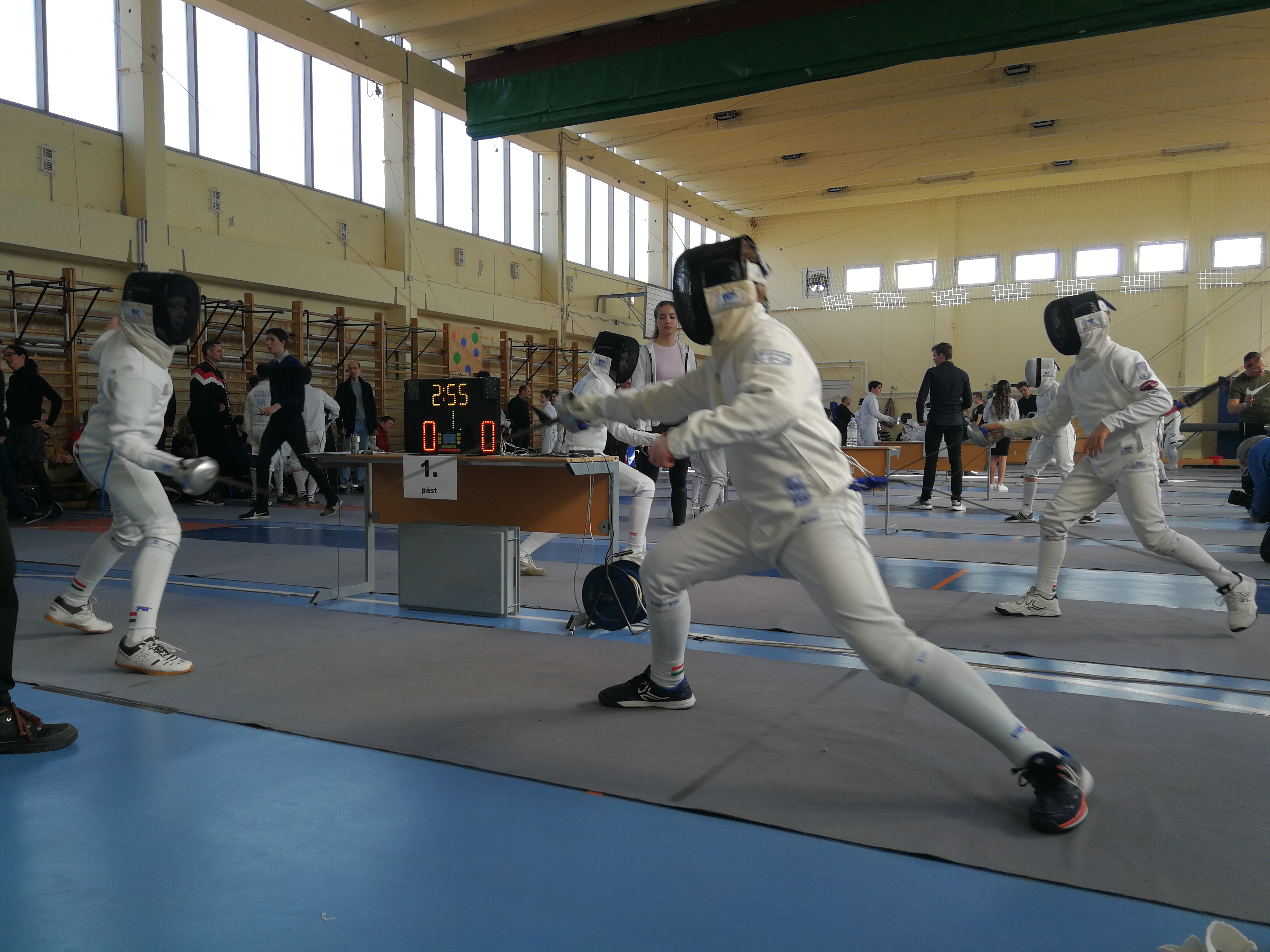 Arany-, és bronzéremmel zárták a fehérvári párbajtőrözők a Budapest és környéke Diákversenyt