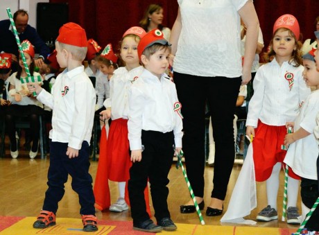 Vitézi próbákkal és huszáravatással ünnepel a Felsővárosi és az Ybl Óvoda