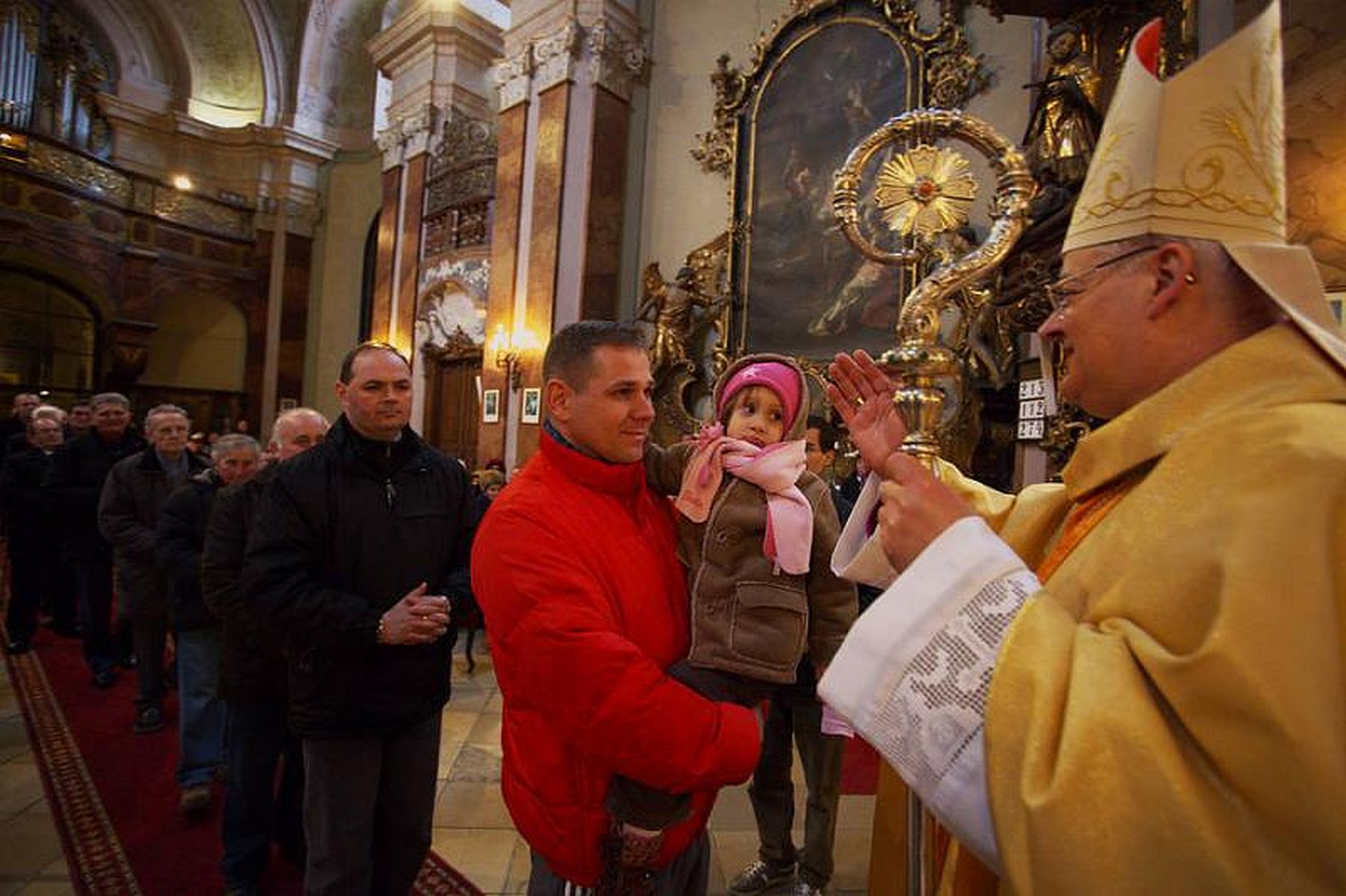 Püspöki áldást kapnak a fehérvári édesapák március 19-én, Szent József ünnepén